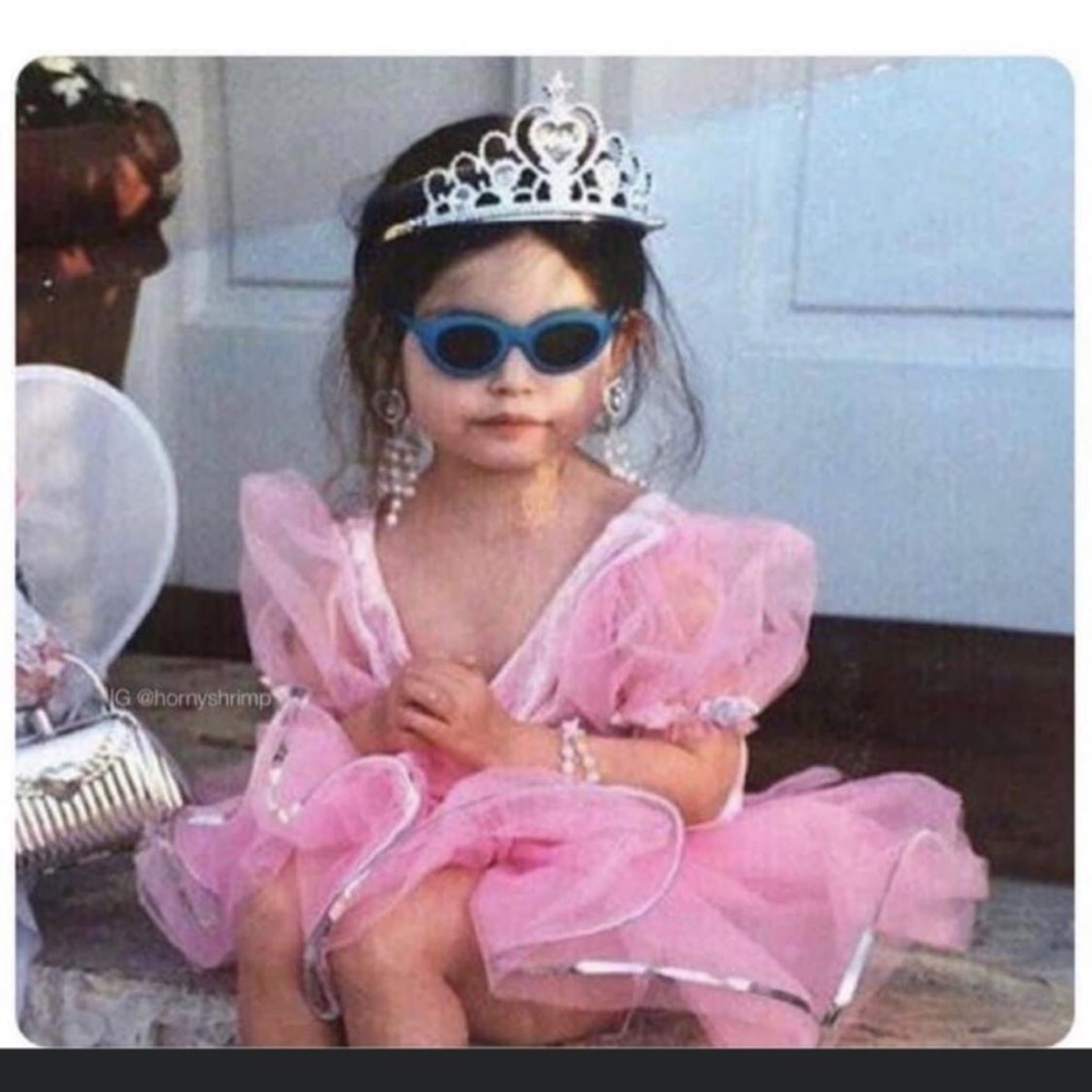 Meet your Posher, Selma